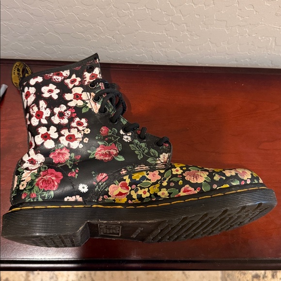 Dr Marten Pascal 1460 Floral Boot Womens size 8 EU39 - Picture 6 of 14